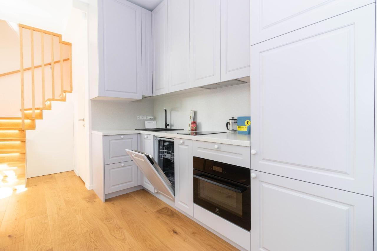 Living Apartments, By Cohost דירה *